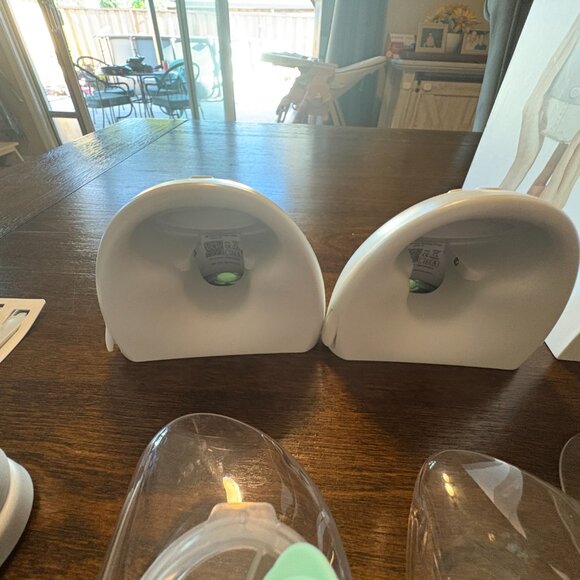 Elvie Silent Wearable Pump - Picture 4 of 5